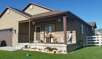 5294 Bridle Cir in Oakley, UT - Building Photo