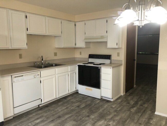 307 14th St in Lynden, WA - Building Photo - Building Photo