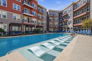 Capitol at Stonebriar in Frisco, TX - Building Photo