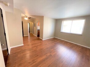 5712 Phillips Ave, Unit B9 in Pittsburgh, PA - Building Photo - Building Photo