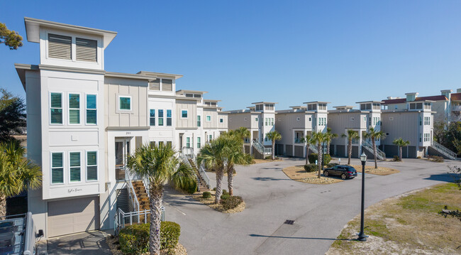 The Vues on 48th in North Myrtle Beach, SC - Building Photo - Building Photo