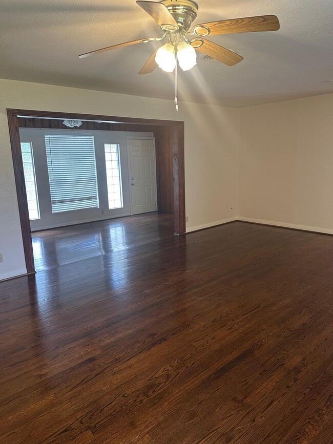 9337 Walterville Rd in Houston, TX - Building Photo - Building Photo