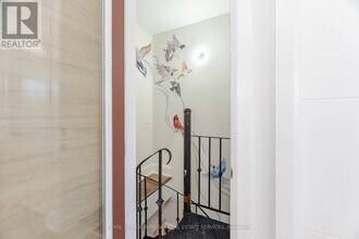 527 Vyner Crescent in Oakville, ON - Building Photo - Building Photo