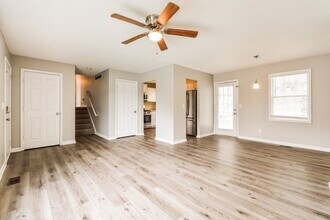 213 Hampton Dr in Dallas, GA - Building Photo - Building Photo