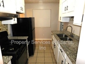 97 Avalon Way in Riverdale, GA - Building Photo - Building Photo