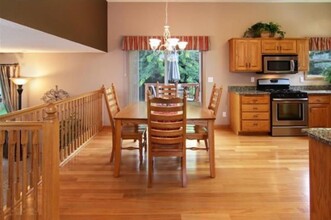 9282 Creek Way in Savage, MN - Building Photo - Building Photo
