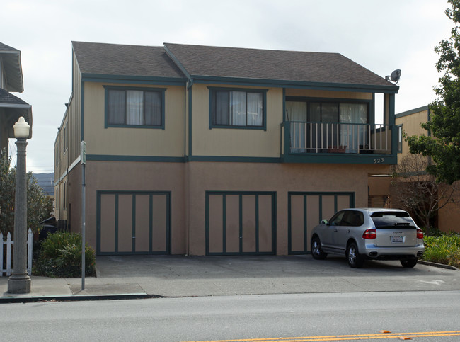 523 Grand Ave in South San Francisco, CA - Foto de edificio - Building Photo