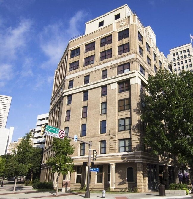 property at 910 Houston St