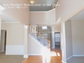 1300 Pondhaven Dr in High Point, NC - Building Photo - Building Photo