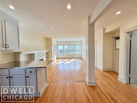 3256 W Wilson Ave, Unit 3 in Chicago, IL - Foto de edificio - Building Photo