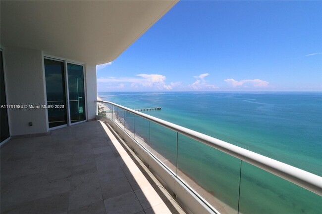 16047 Collins Ave, Unit 2403 in Sunny Isles Beach, FL - Building Photo - Building Photo