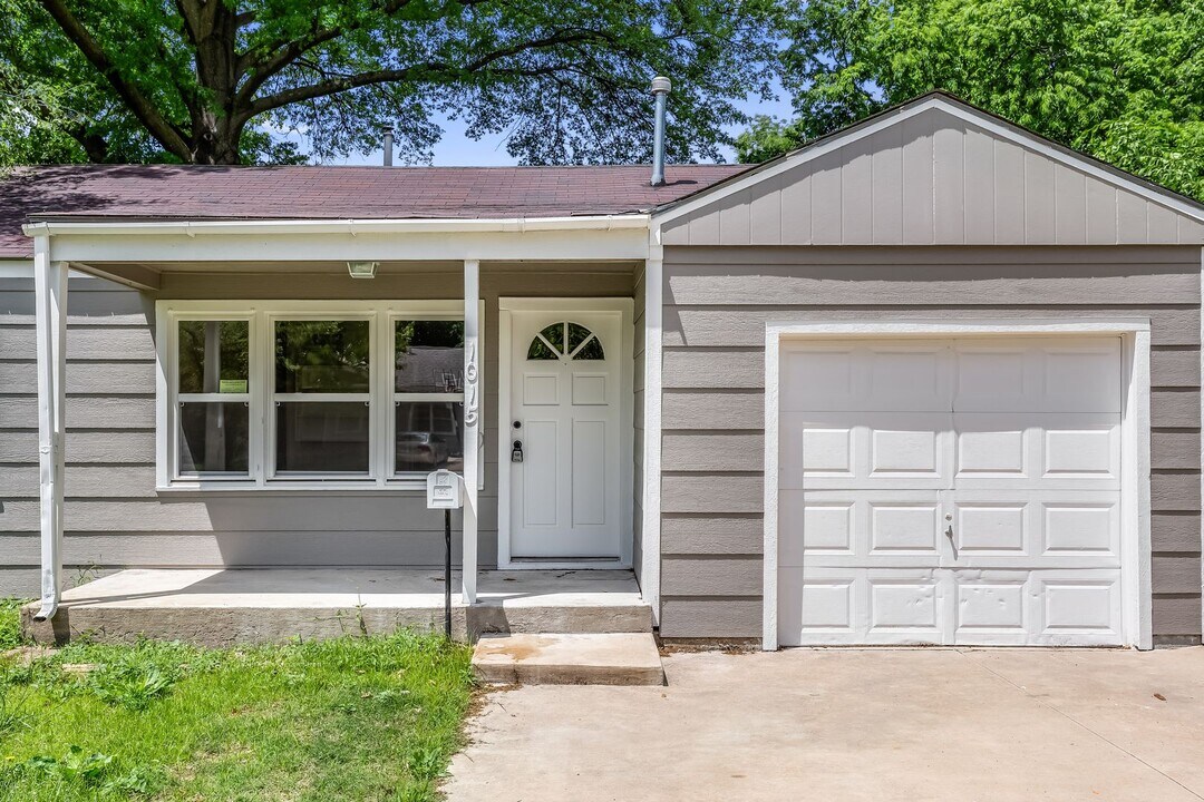 1015 S Christine Ave in Wichita, KS - Building Photo