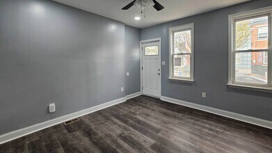 2326 Almond St in Philadelphia, PA - Building Photo - Building Photo