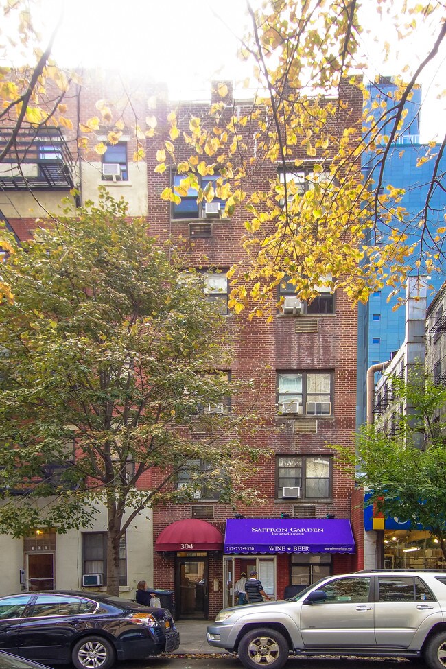 304 E 78th St in New York, NY - Building Photo - Building Photo