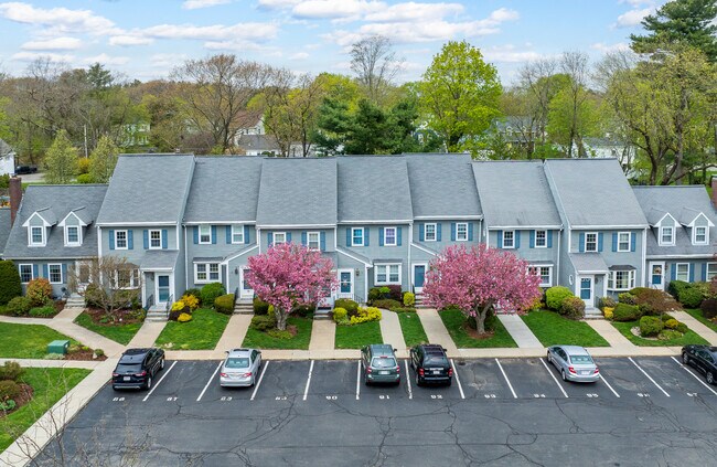 Washington Green Rentals in East Walpole, MA - Building Photo - Building Photo