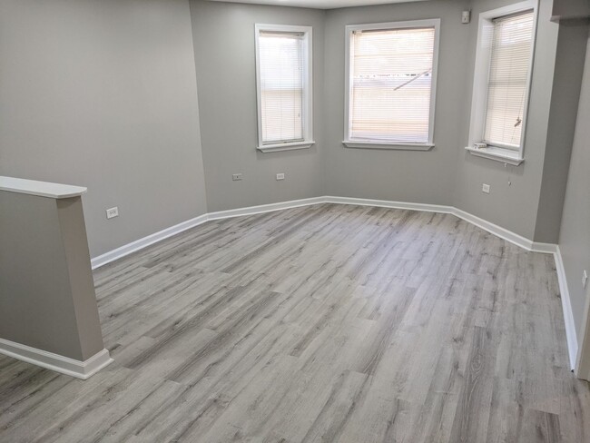 3145 N Monticello Ave in Chicago, IL - Building Photo - Building Photo
