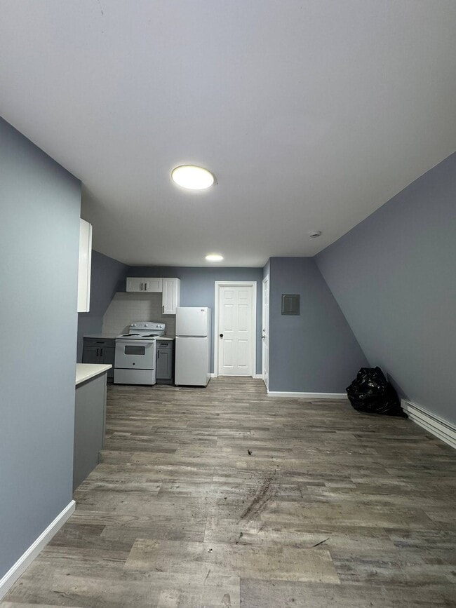 76 Ellis Ave, Unit 3