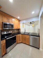 20730 NE 8th Ct in Miami, FL - Foto de edificio - Building Photo