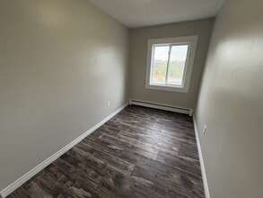6 Reading Crescent in Saint John, NB - Building Photo - Building Photo