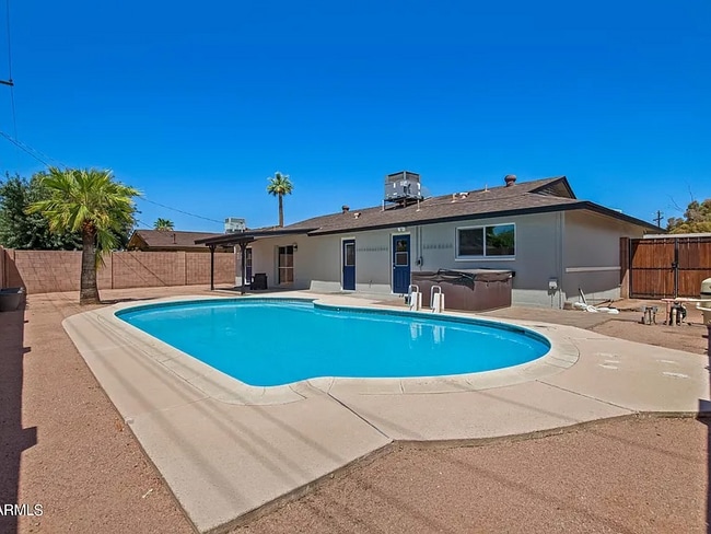 property at 4215 W Townley Ave