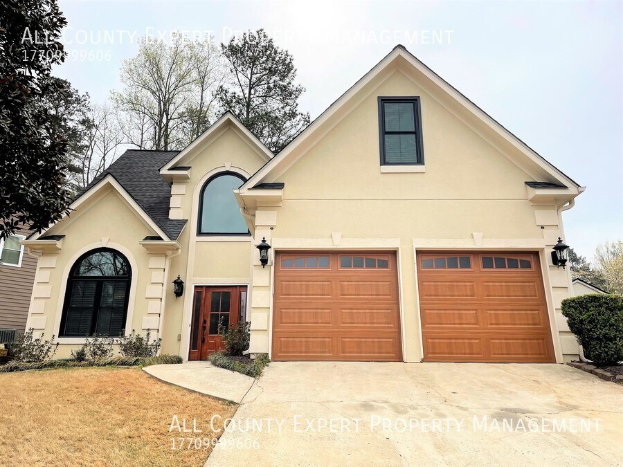 1635 River Oak Dr in Roswell, GA - Building Photo
