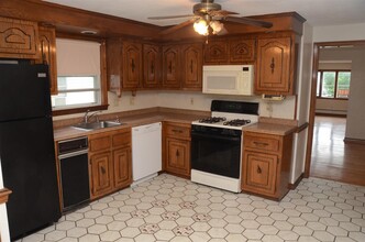 58 Windsor Rd, Unit 2 in Medford, MA - Building Photo - Building Photo