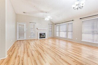 4921 Tulip Ln in Fort Worth, TX - Building Photo - Building Photo