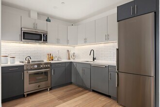 282 Eldert St in Brooklyn, NY - Building Photo - Building Photo