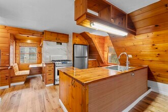 182 Guinea Rd in Stamford, CT - Building Photo - Building Photo