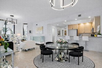 701 S Olive Ave in West Palm Beach, FL - Foto de edificio - Building Photo