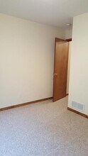 508 11th St in Baldwin City, KS - Building Photo - Building Photo