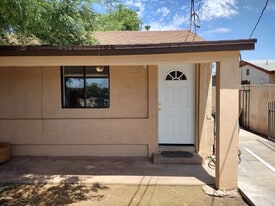 1909 North 25th Pl in Phoenix, AZ - Building Photo