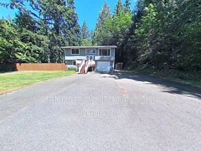 2665 Harbor Heights Ln E in Port Orchard, WA - Building Photo - Building Photo