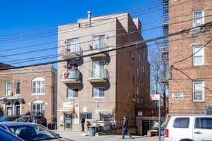 13271 Maple Ave in Flushing, NY - Foto de edificio - Primary Photo