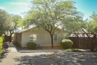 2320-2380 N 4th Ave in Tucson, AZ - Building Photo - Building Photo