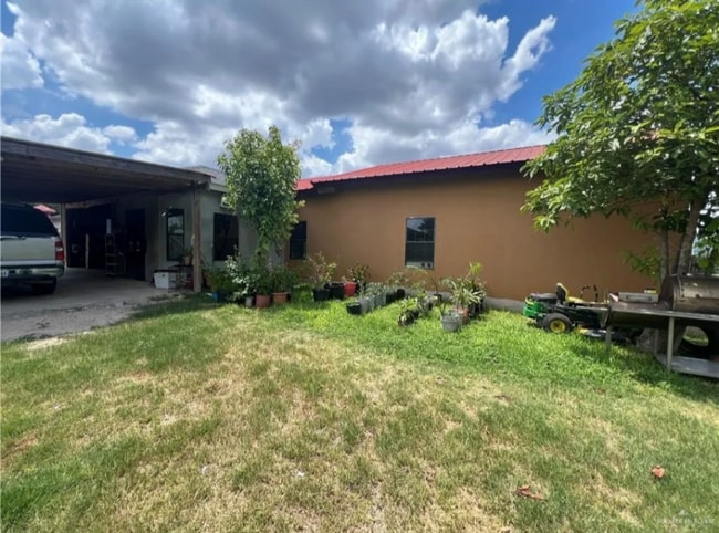 4508 N Mile 4 1/2 W in Weslaco, TX - Building Photo - Building Photo