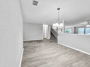 225 Hinge Chase in Cibolo, TX - Building Photo - Building Photo
