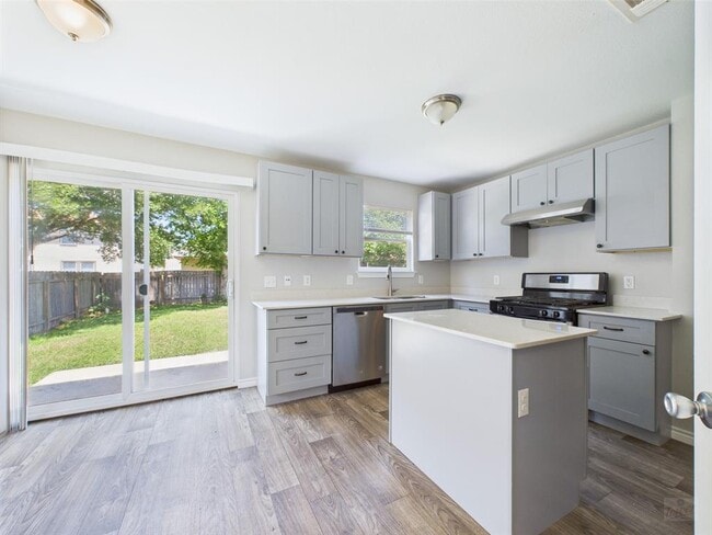 property at 4004 Reeders Dr