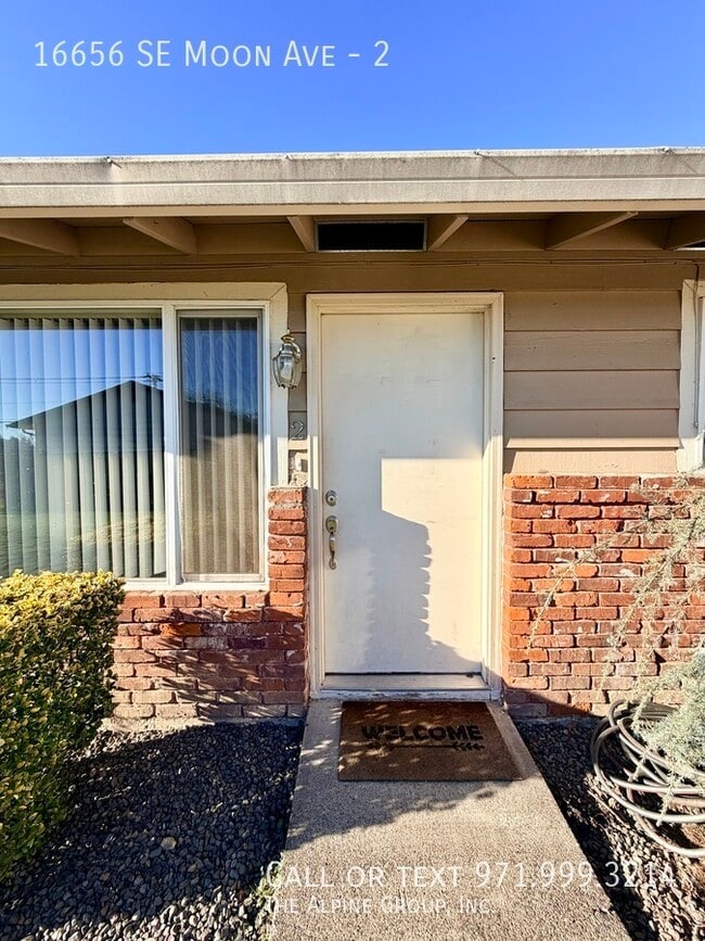 16656 SE Moon Ave in Milwaukie, OR - Building Photo - Building Photo