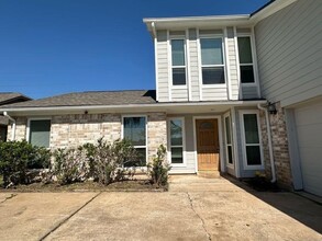 3231 Mesquite Dr in Sugar Land, TX - Building Photo - Building Photo