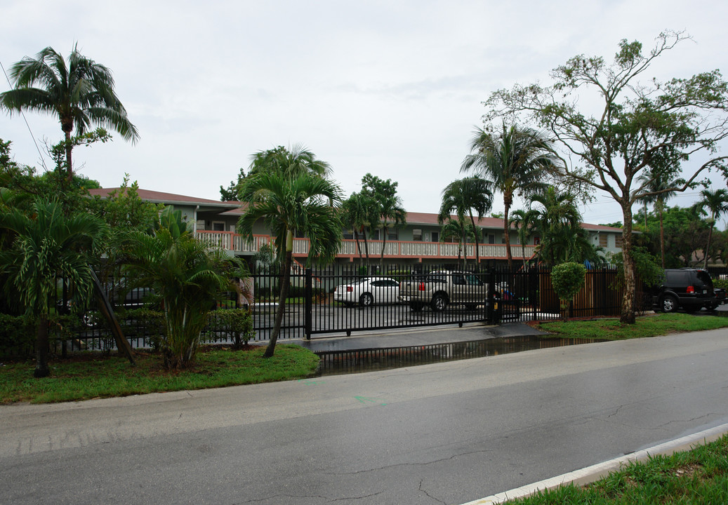 600 NE 7th Ave in Fort Lauderdale, FL - Foto de edificio