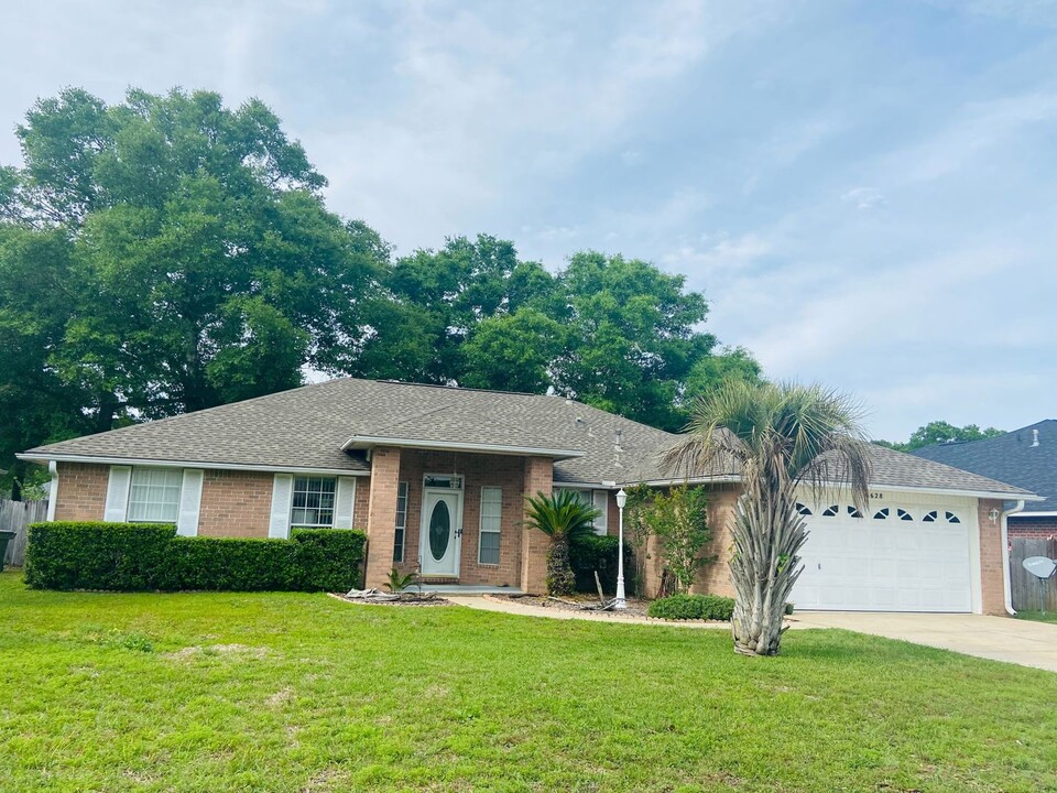 6628 Hallendale Dr in Pensacola, FL - Building Photo