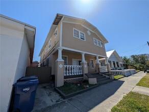 2904 W Chestnut St, Unit Apartment 2 in Tampa, FL - Building Photo - Building Photo
