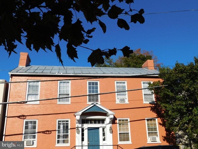 311 N Braddock St in Winchester, VA - Building Photo - Building Photo