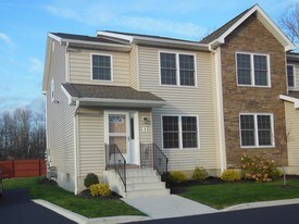 1696 Orchard Park Rd in Buffalo, NY - Building Photo