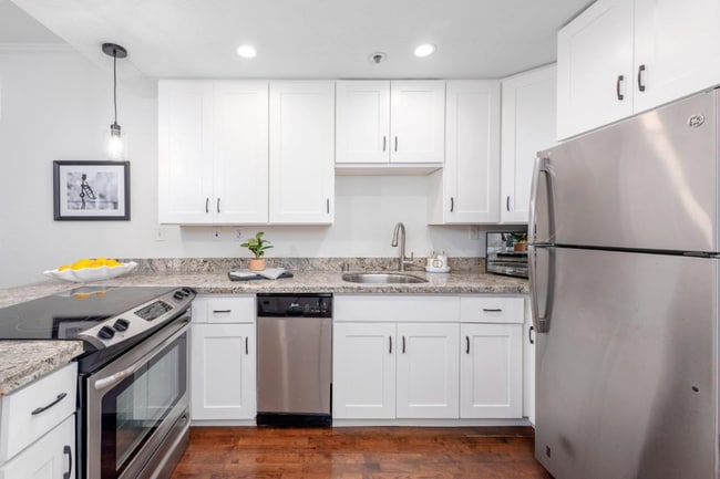 201 Harrison St in San Francisco, CA - Foto de edificio - Building Photo