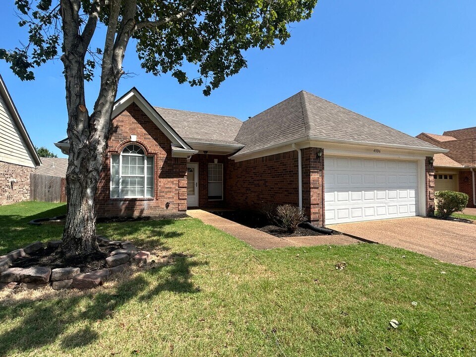 4806 Ashcroft Dr in Memphis, TN - Building Photo