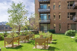 LightHorse 4041 in Shorewood, WI - Building Photo - Building Photo