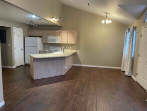 550 Diagonal St in Saint George, UT - Foto de edificio - Building Photo