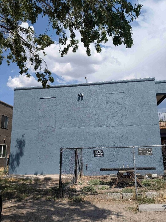 142 Rhode Island St SE in Albuquerque, NM - Building Photo
